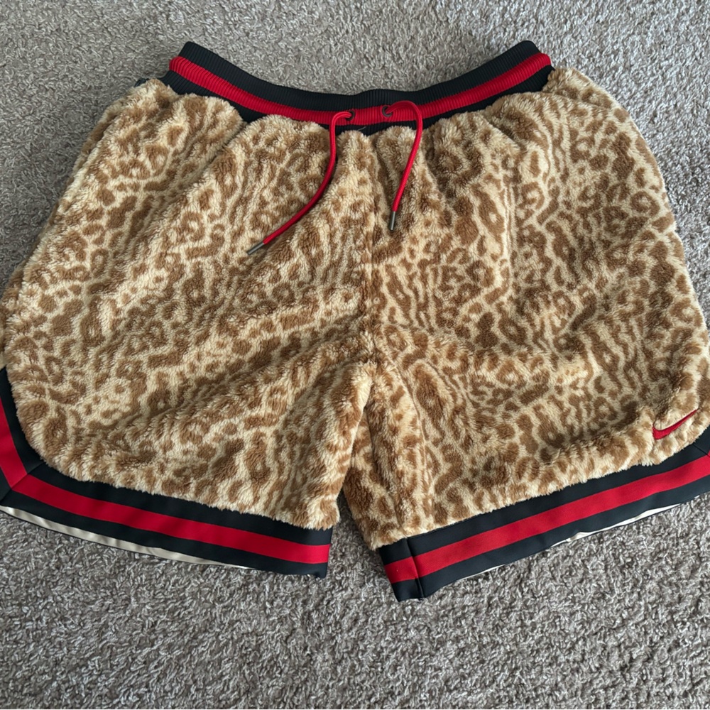 Nike fur basketball shorts, brand new without tags, size 2xl
